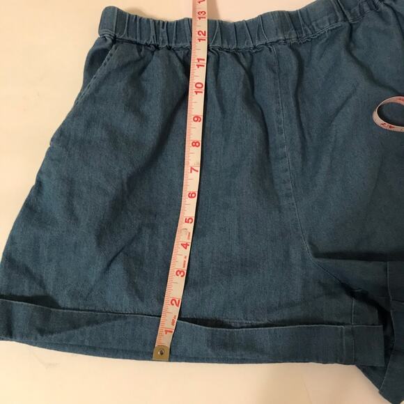 Forever 21 Chambray Elastic Waist Cuffed Shorts - Picture 6 of 6